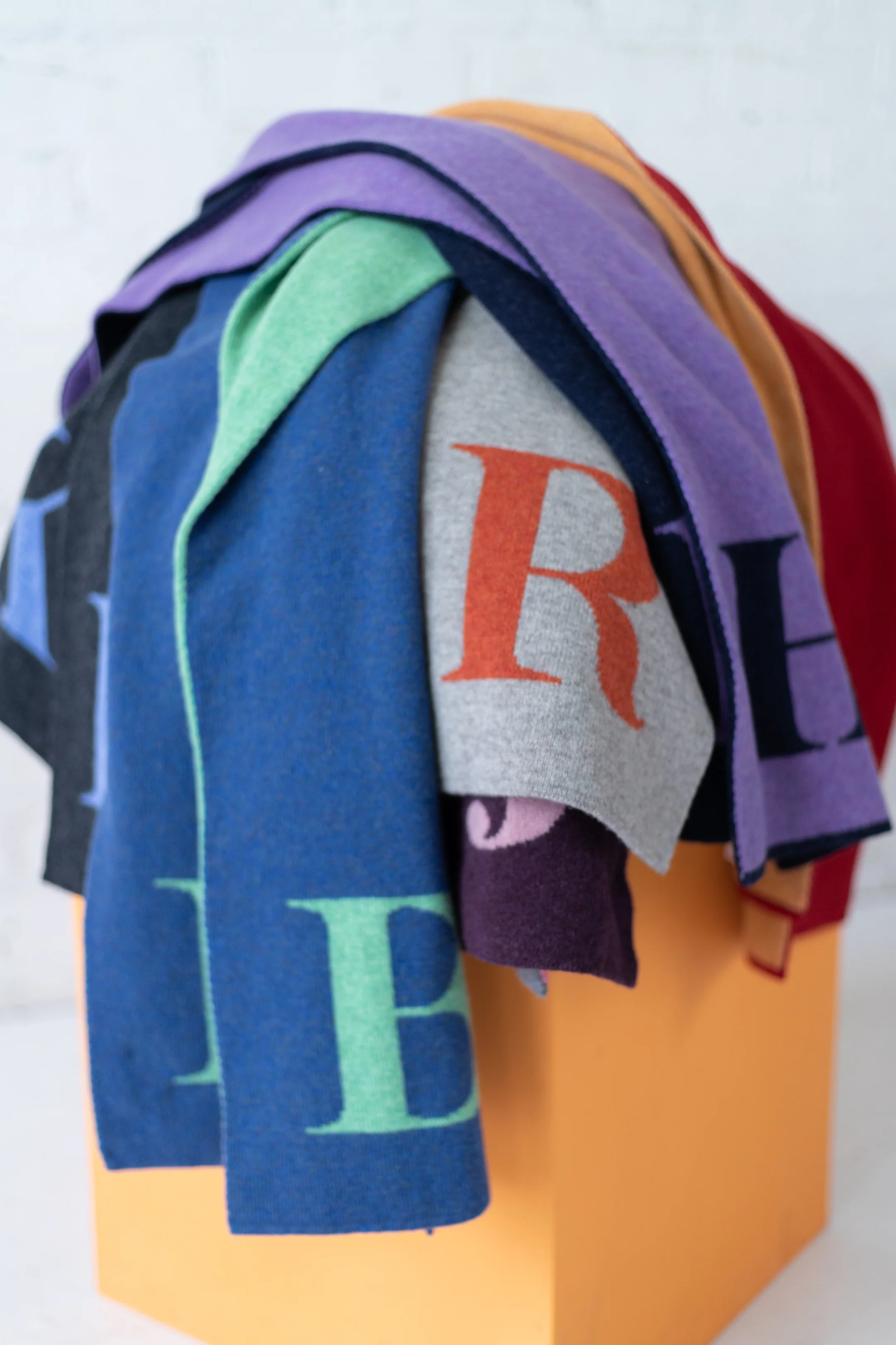 Alphabet Scarf | L - Image 3