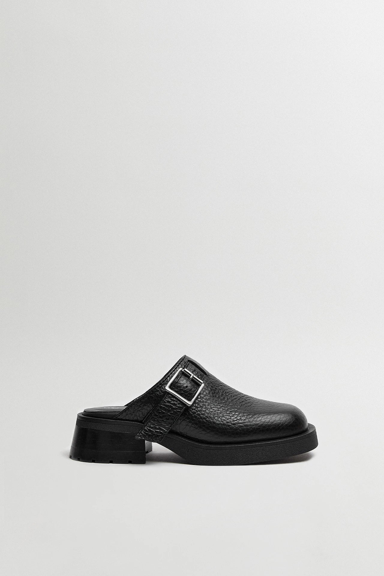 Aroa Mules | Black - Image 2
