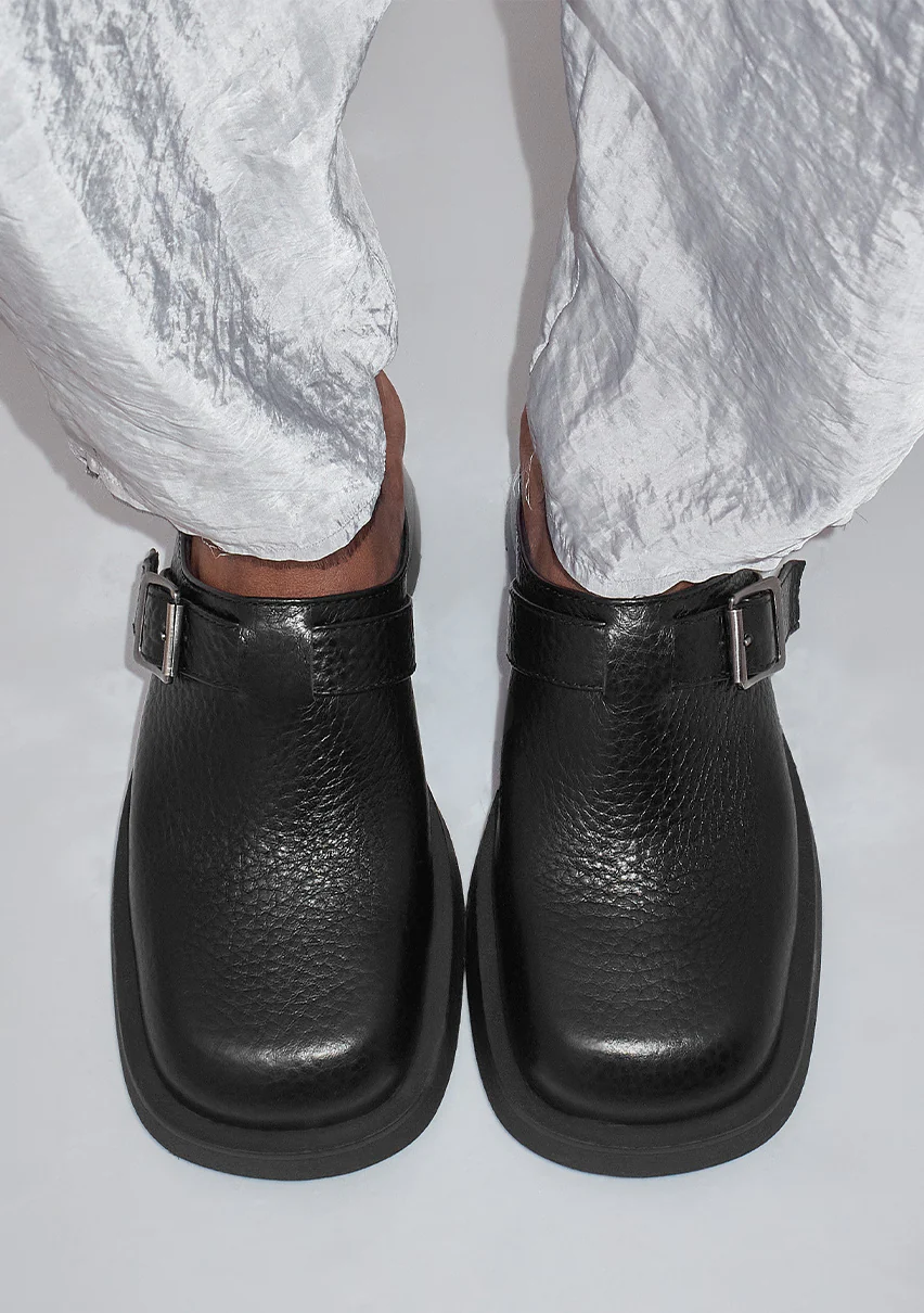 Aroa Mules | Black - Image 4