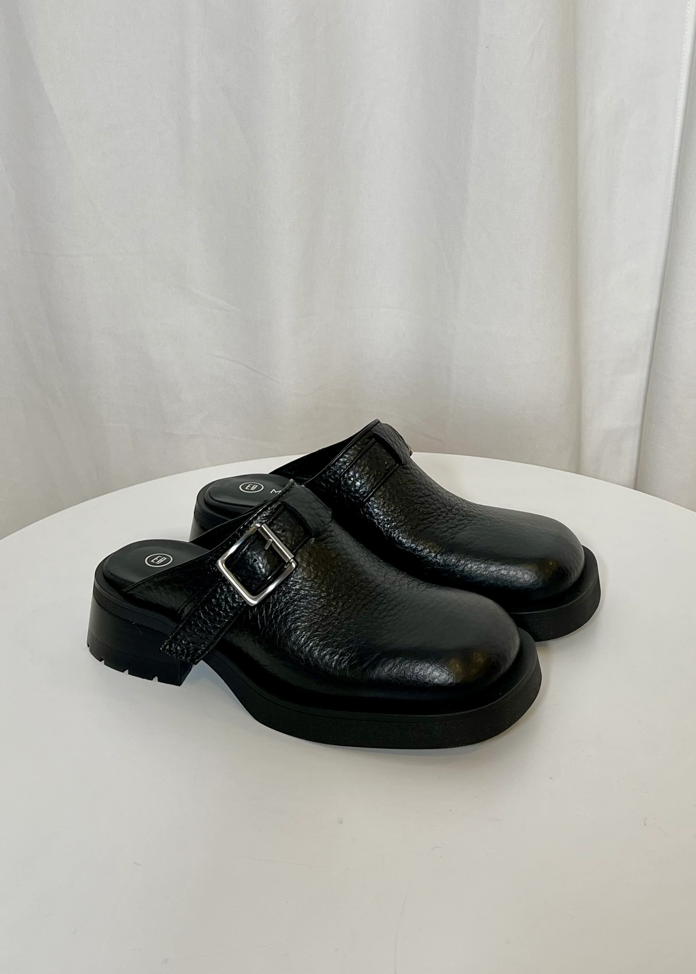 Aroa Mules | Black - Image 5