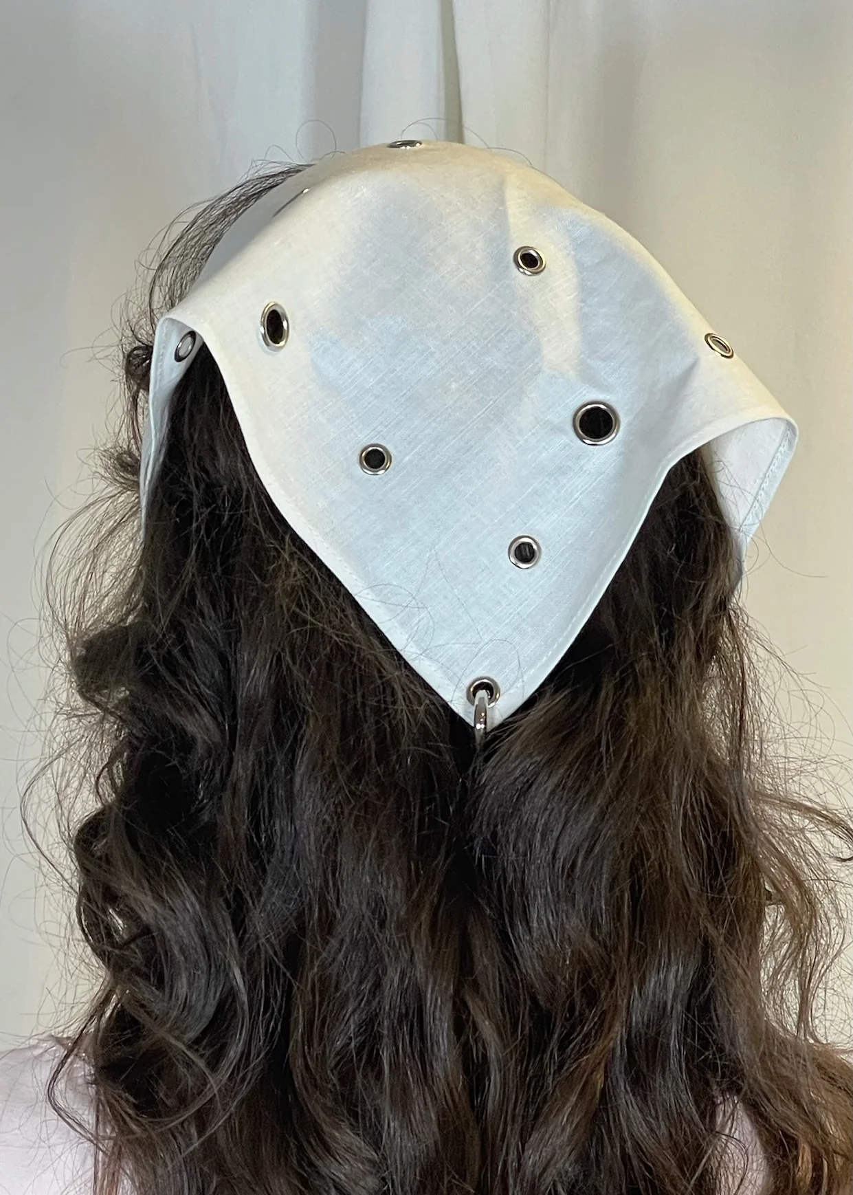 Lotus Piercing Bandana White - Image 5