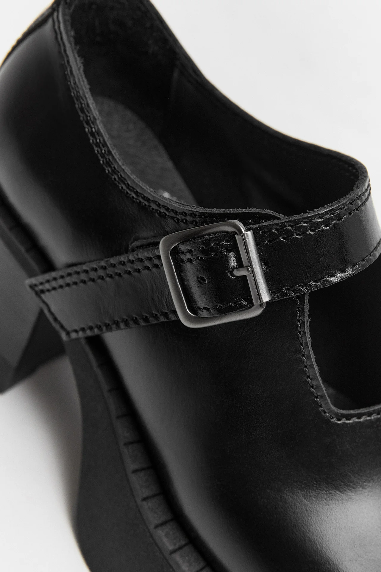 Birgit Brogues | Black - Image 7