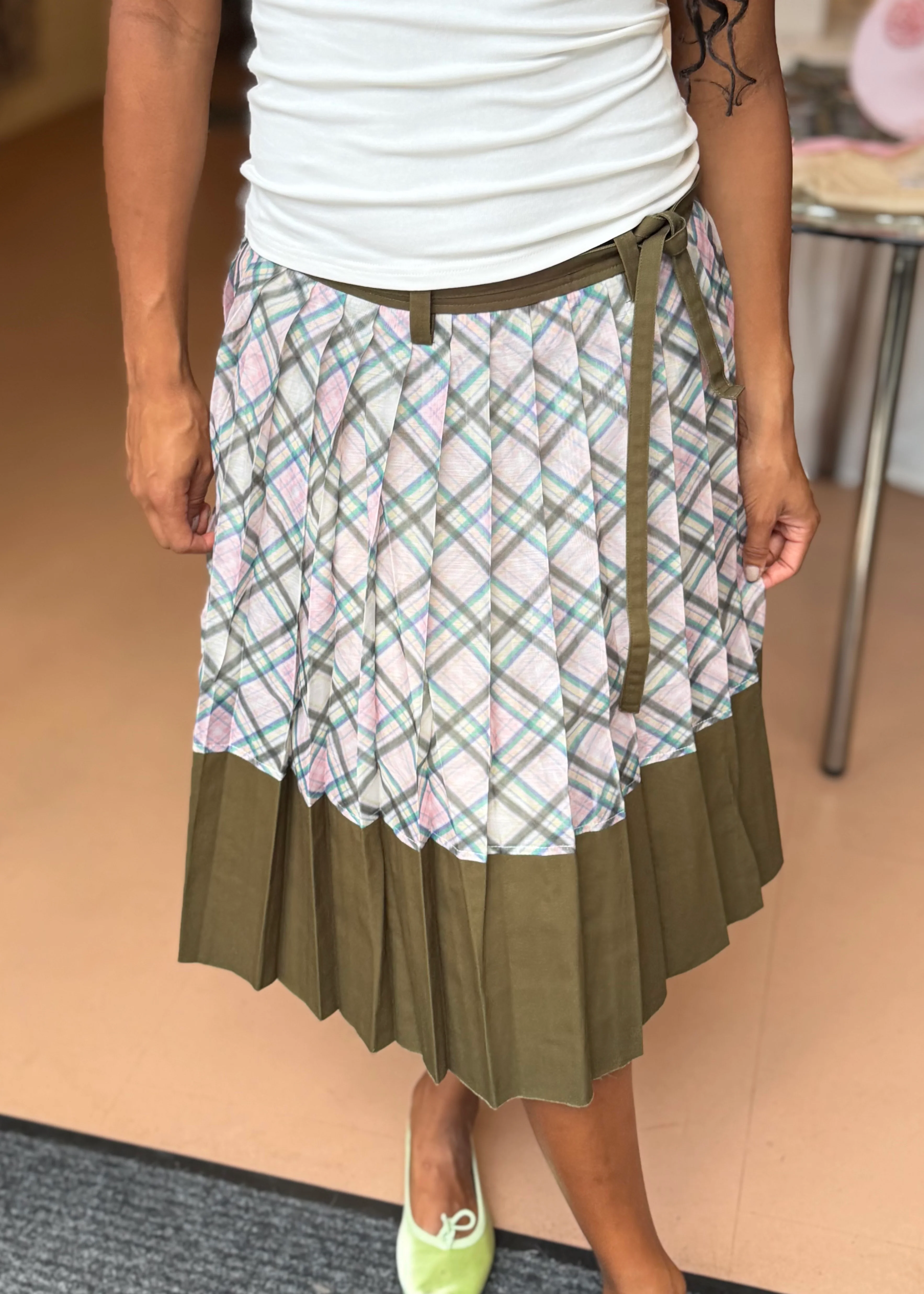 Organza Pleated Midi Skirt in Dollhouse Grey - Image 2